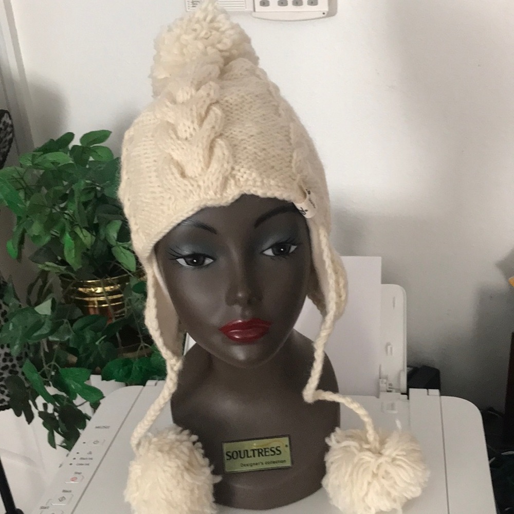 Crocheted Wool beanie 💕.    OS